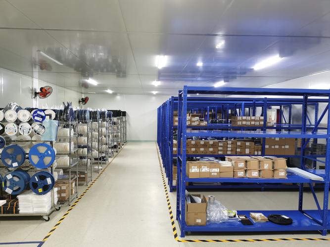 公司經(jīng)營范圍包括:電子產(chǎn)品的研發(fā),生產(chǎn),加工及銷售;網(wǎng)絡(luò)技術(shù),計(jì)算機(jī)